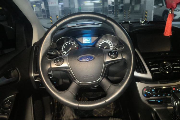 Used Ford Focus 2012 Hatchback 1.6L Automatic Fashion Edition Steering Wheel