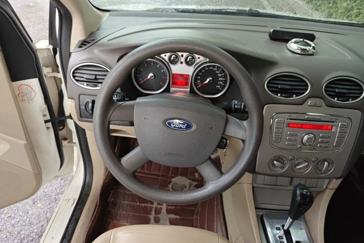 Used Ford Focus 2012 Hatchback Classic 1.8L Automatic Fashion Edition Steering Wheel