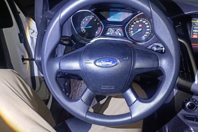 Used Ford Focus 2012 Hatchback 1.6L Manual Comfort Model Steering Wheel