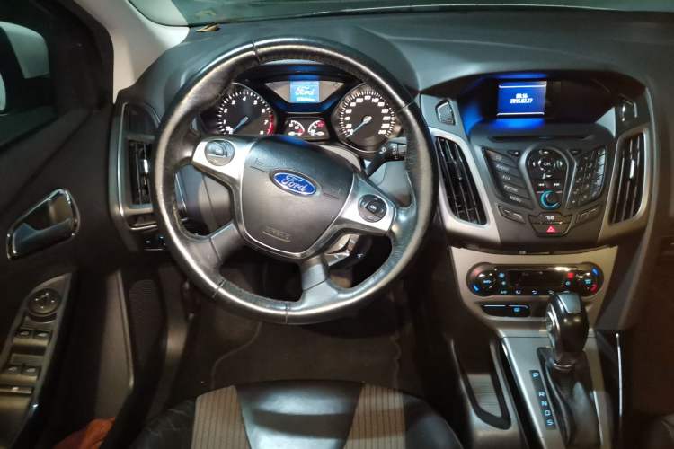 Used Ford Focus 2012 Sedan 1.6L Automatic Fashion Edition Steering Wheel