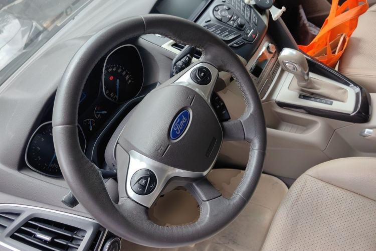 Used Ford Focus 2012 Hatchback 1.6L Automatic Fashion Edition Steering Wheel