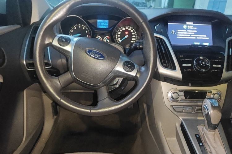 Used Ford Focus 2012 Hatchback 1.6L Automatic Fashion Edition Steering Wheel
