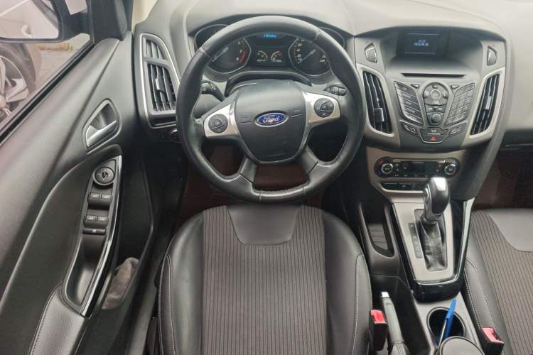 Used Ford Focus 2012 Sedan 1.6L Automatic Fashion Edition Steering Wheel