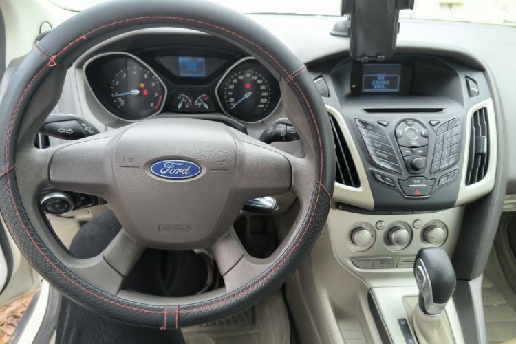 Used Ford Focus 2012 Sedan 1.6L Automatic Comfort Model Steering Wheel