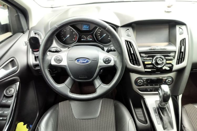 Used Ford Focus 2012 Sedan 1.6L Automatic Fashion Edition Steering Wheel