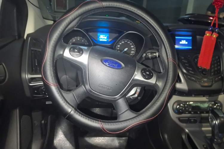 Used Ford Focus 2012 Sedan 1.6L Automatic Fashion Edition Steering Wheel