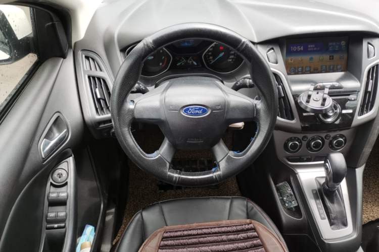 Used Ford Focus 2012 Hatchback 1.6L Automatic Comfort Model Steering Wheel