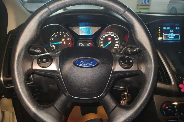Used Ford Focus 2012 Hatchback 1.6L Automatic Fashion Edition Steering Wheel