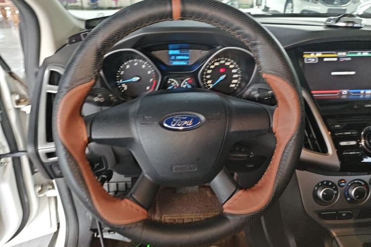 Used Ford Focus 2012 Hatchback 1.6L Automatic Comfort Model Steering Wheel
