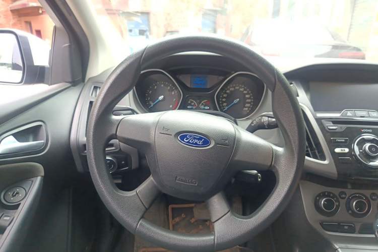 Used Ford Focus 2012 Hatchback 1.6L Automatic Comfort Model Steering Wheel