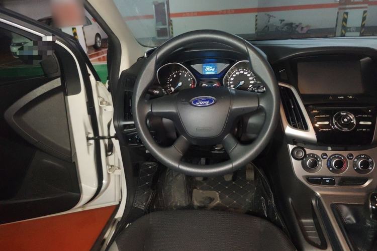 Used Ford Focus 2012 Hatchback 1.6L Manual Comfort Model Steering Wheel