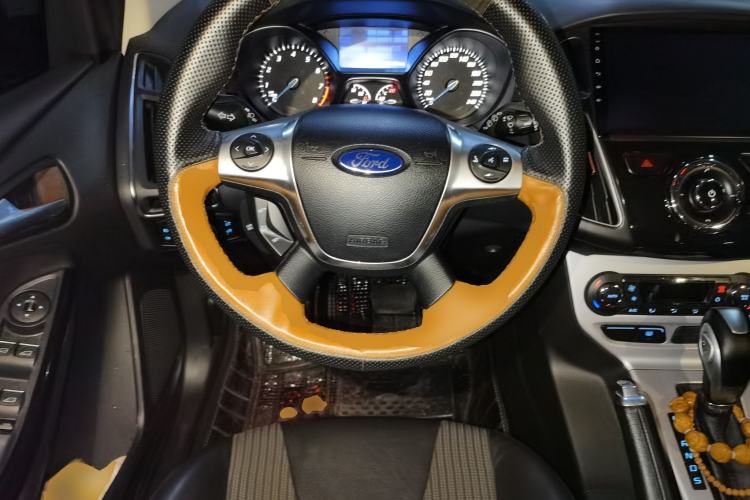 Used Ford Focus 2012 Hatchback 2.0L Automatic Luxury Sport Model Steering Wheel