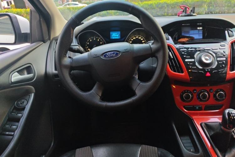 Used Ford Focus 2012 Hatchback 1.6L Manual Fashion Edition Steering Wheel