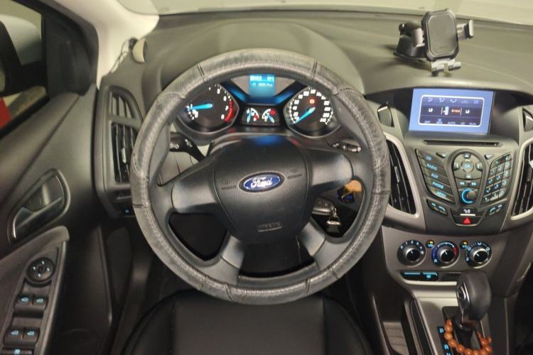 Used Ford Focus 2012 Hatchback 1.6L Automatic Comfort Model Steering Wheel