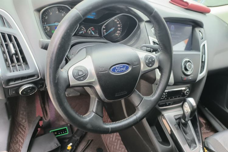 Used Ford Focus 2012 Sedan 1.6L Automatic Fashion Edition Steering Wheel