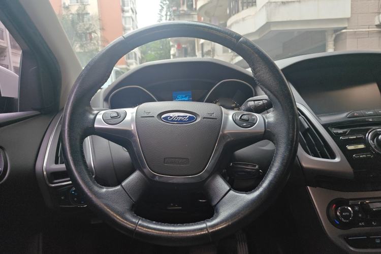 Used Ford Focus 2012 Sedan 1.6L Automatic Fashion Edition Steering Wheel