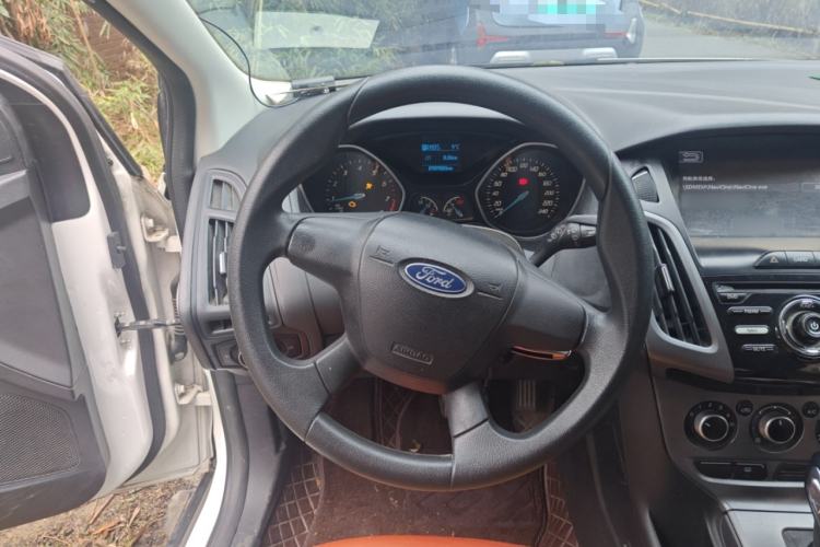 Used Ford Focus 2012 Hatchback 1.6L Automatic Comfort Model Steering Wheel