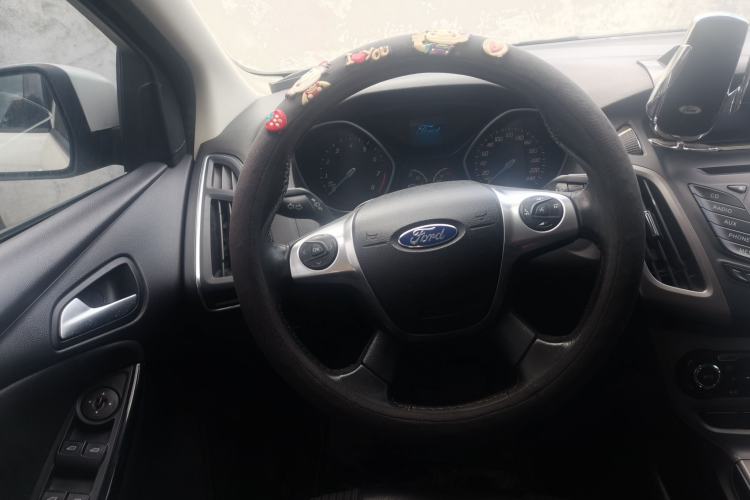 Used Ford Focus 2012 Sedan 1.6L Automatic Fashion Edition Steering Wheel