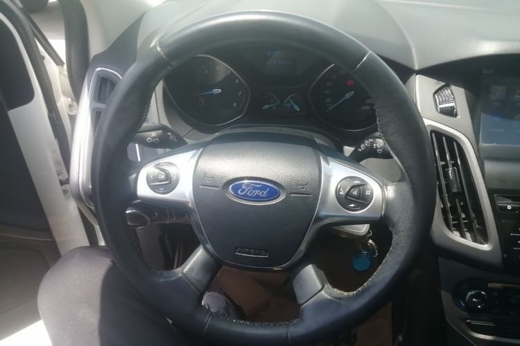 Used Ford Focus 2012 Hatchback 1.6L Automatic Fashion Edition Steering Wheel