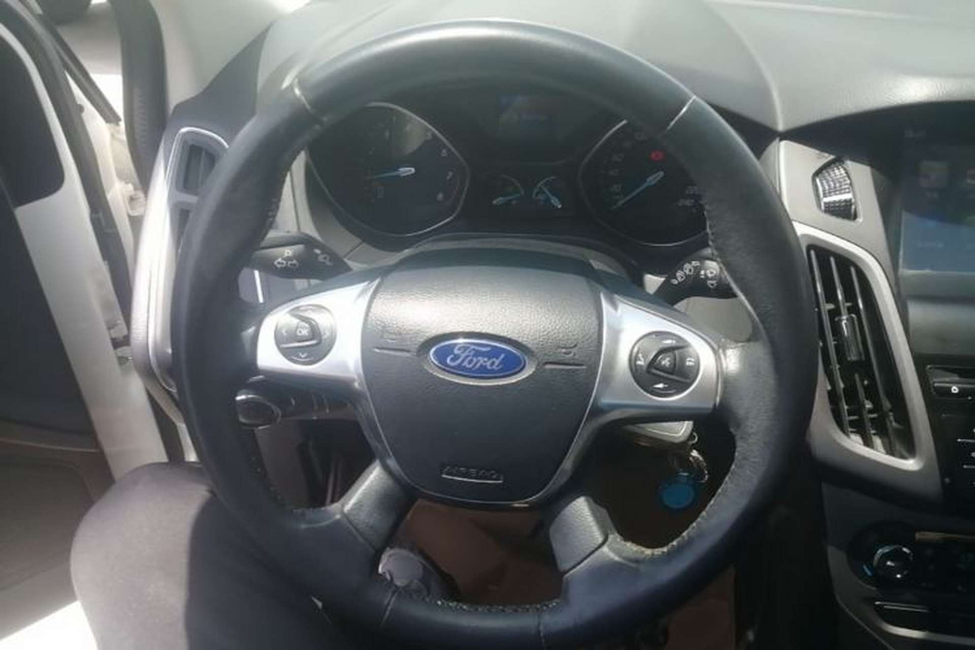 Used Ford Focus 2012 Hatchback 1.6L Automatic Fashion Edition Steering Wheel