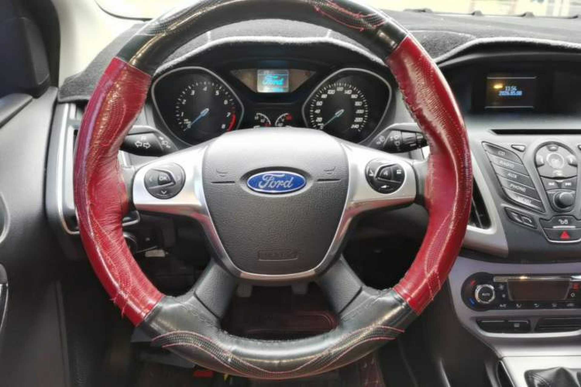 Used Ford Focus 2012 Sedan 1.6L Manual Fashion Edition Steering Wheel