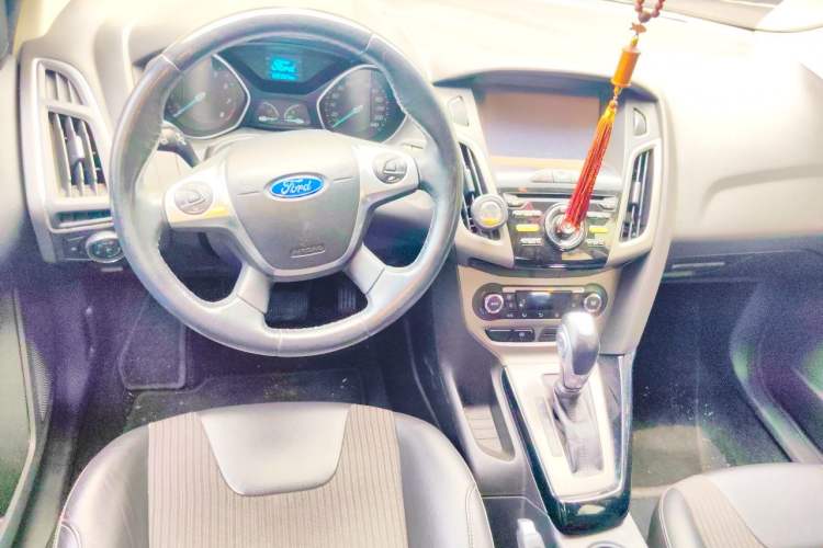 Used Ford Focus 2012 Hatchback 1.6L Automatic Fashion Edition Steering Wheel
