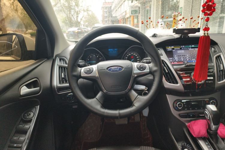Used Ford Focus 2012 Hatchback 1.6L Automatic Fashion Edition Steering Wheel