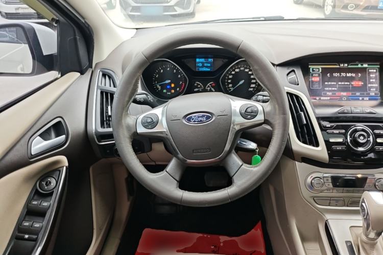 Used Ford Focus 2012 Hatchback 1.6L Automatic Fashion Edition Steering Wheel