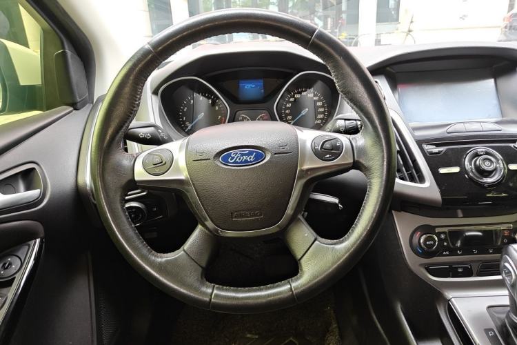 Used Ford Focus 2012 Sedan 1.6L Automatic Fashion Edition Steering Wheel