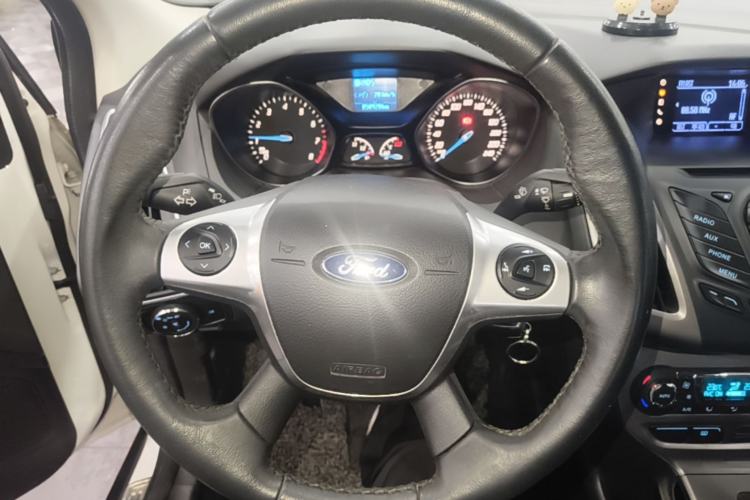 Used Ford Focus 2012 Sedan 1.6L Automatic Fashion Edition Steering Wheel