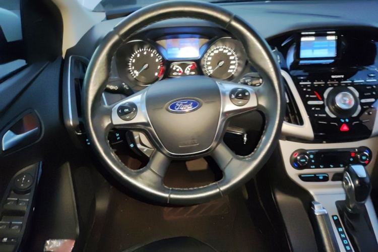 Used Ford Focus 2012 Hatchback 2.0L Automatic Luxury Sport Model Steering Wheel