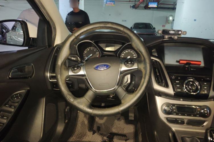 Used Ford Focus 2012 Sedan 1.6L Manual Fashion Edition Steering Wheel