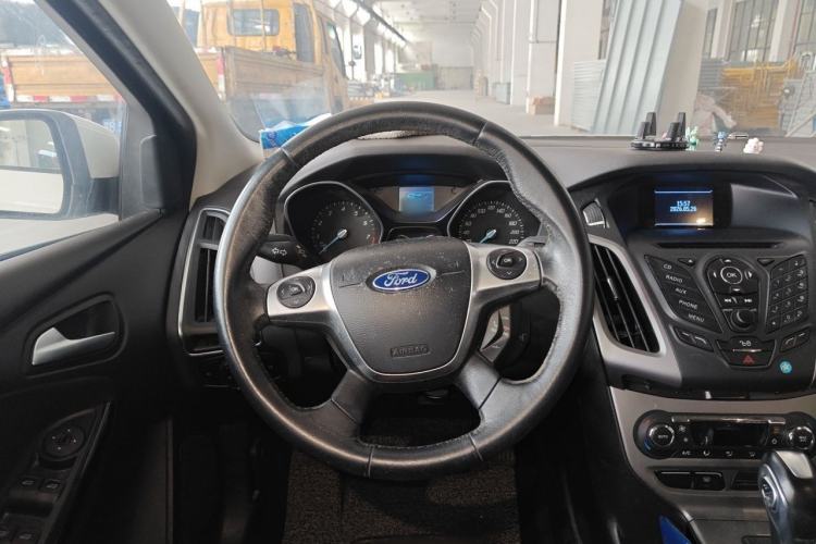 Used Ford Focus 2012 Sedan 1.6L Automatic Fashion Edition Steering Wheel