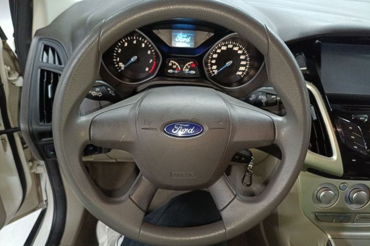 Used Ford Focus 2012 Sedan 1.6L Automatic Comfort Model Steering Wheel