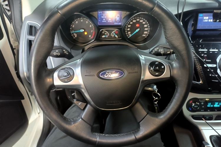 Used Ford Focus 2012 Hatchback 2.0L Manual Luxury Sport Model Steering Wheel