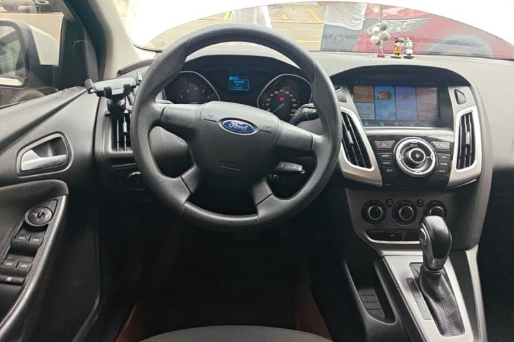 Used Ford Focus 2012 Hatchback 1.6L Automatic Comfort Model Steering Wheel