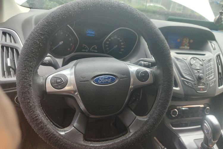 Used Ford Focus 2012 Hatchback 1.6L Automatic Fashion Edition Steering Wheel