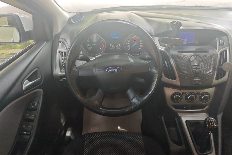 Used Ford Focus 2012 Hatchback 1.6L Manual Comfort Model Steering Wheel