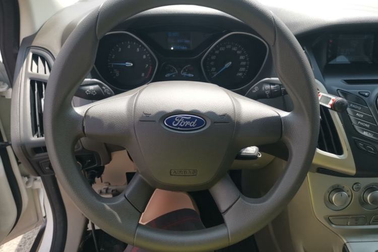 Used Ford Focus 2012 Sedan 1.6L Automatic Comfort Model Steering Wheel