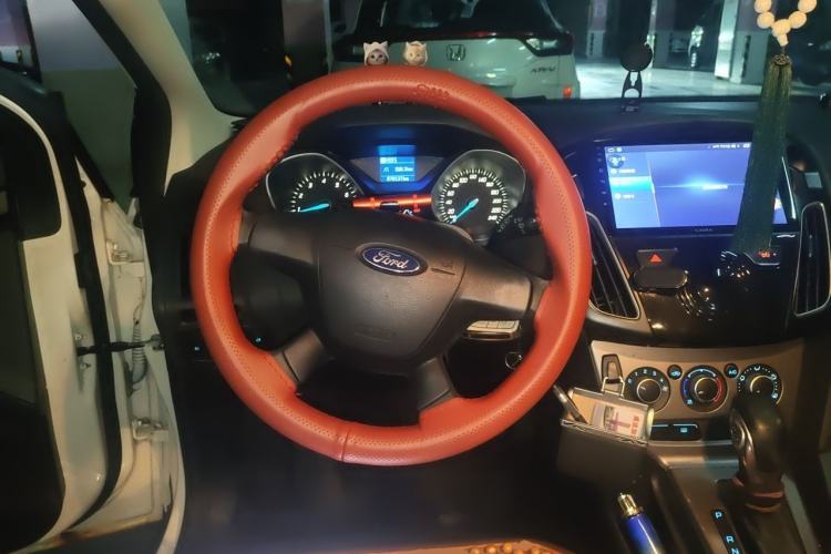 Used Ford Focus 2012 Hatchback 1.6L Automatic Comfort Model Steering Wheel