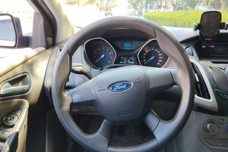 Used Ford Focus 2012 Sedan 1.6L Manual Comfort Model Steering Wheel