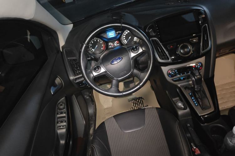 Used Ford Focus 2012 Hatchback 1.6L Automatic Fashion Edition Steering Wheel