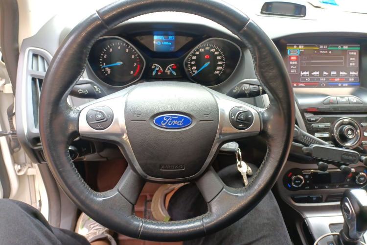 Used Ford Focus 2012 Sedan 1.6L Automatic Fashion Edition Steering Wheel