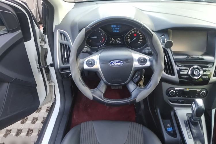 Used Ford Focus 2012 Sedan 1.6L Automatic Fashion Edition Steering Wheel