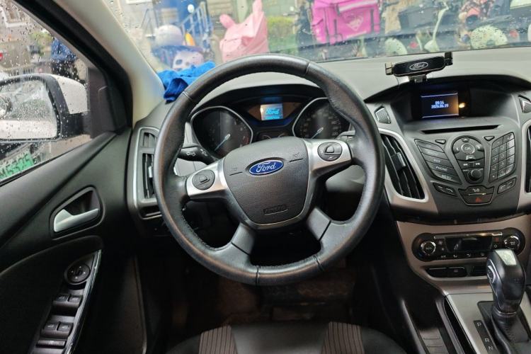 Used Ford Focus 2012 Hatchback 1.6L Automatic Fashion Edition Steering Wheel