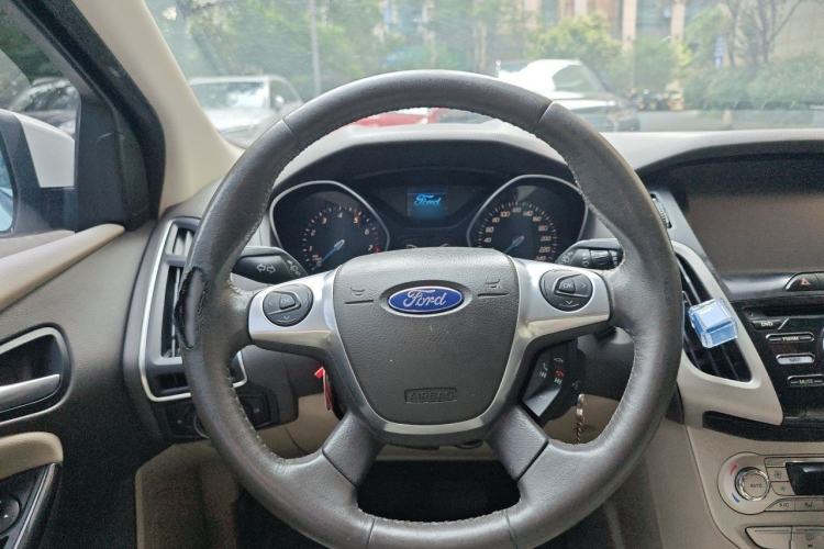 Used Ford Focus 2012 Hatchback 1.6L Automatic Fashion Edition Steering Wheel