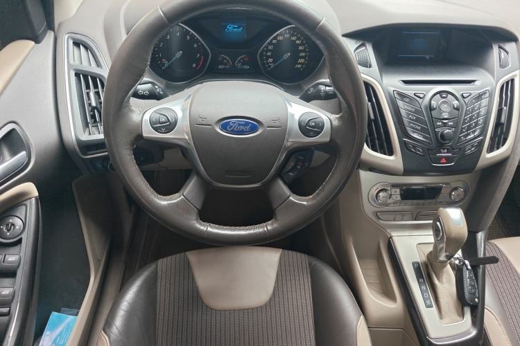 Used Ford Focus 2012 Sedan 1.6L Automatic Fashion Edition Steering Wheel