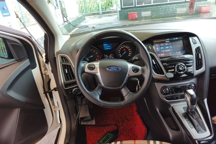 Used Ford Focus 2012 Hatchback 1.6L Automatic Fashion Edition Steering Wheel
