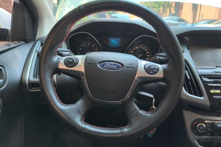 Used Ford Focus 2012 Hatchback 1.6L Automatic Fashion Edition Steering Wheel