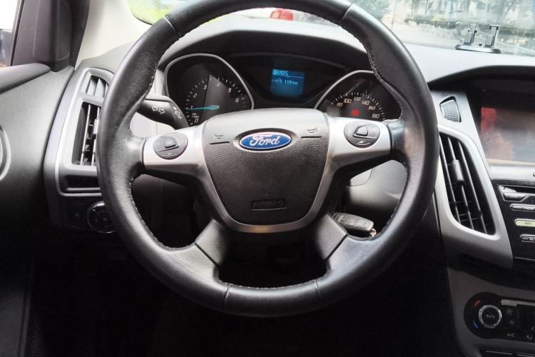 Used Ford Focus 2012 Sedan 1.6L Automatic Fashion Edition Steering Wheel